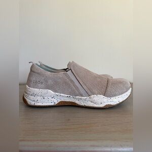 TAOS SUPER STEP IN Slip On Nubuck Leather Water Resistant Loafer in Cement 10